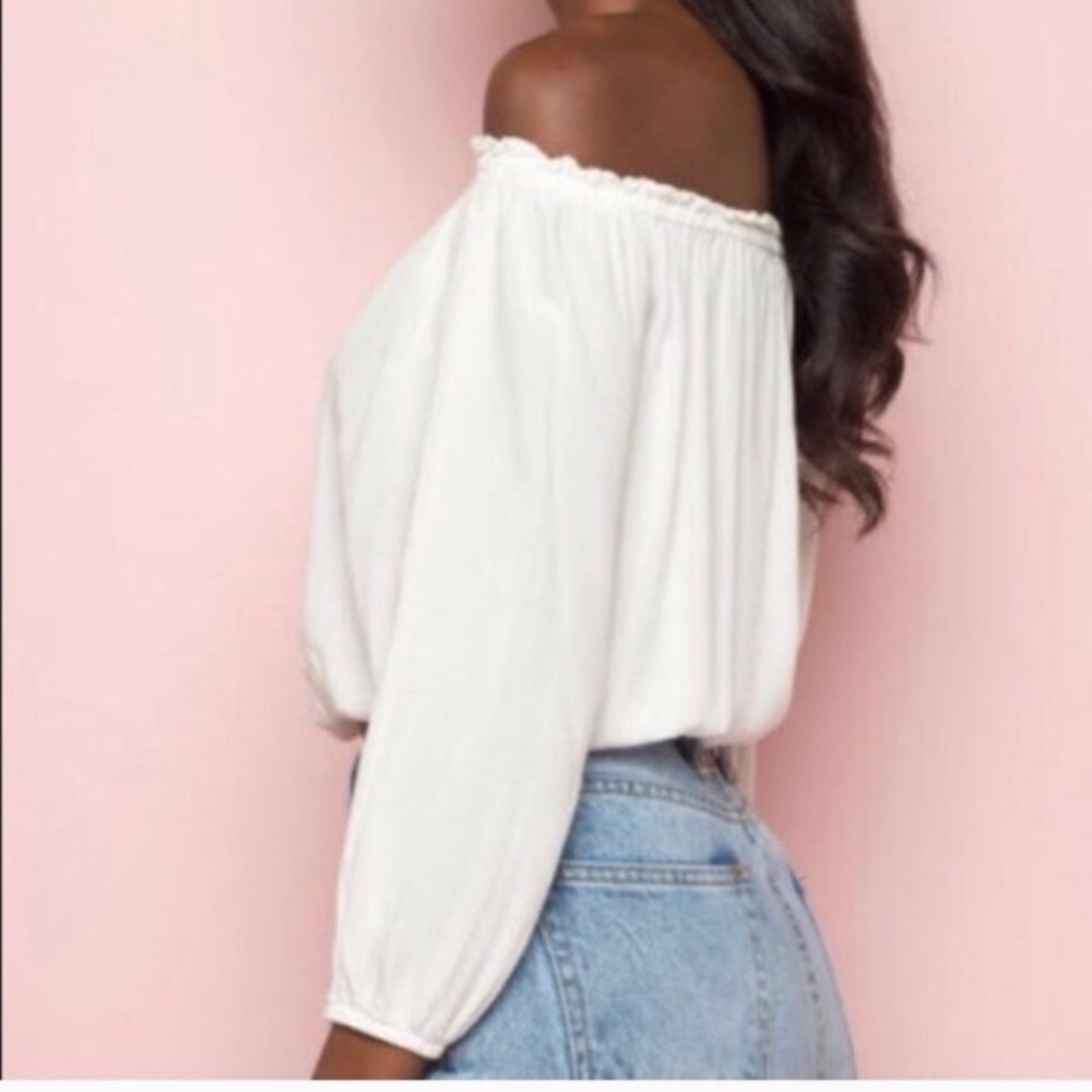 Brandy Melville White Off the Shoulder Crop Top - Picture 4 of 6